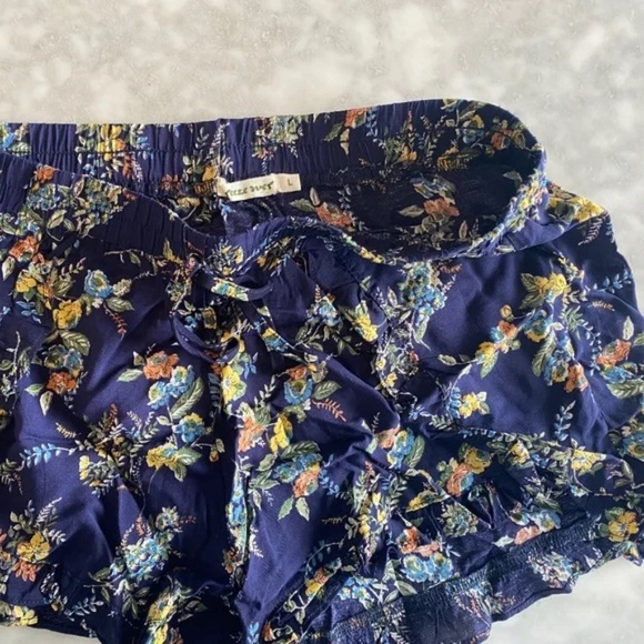 Floral Shorts Bundle - Picture 9 of 9